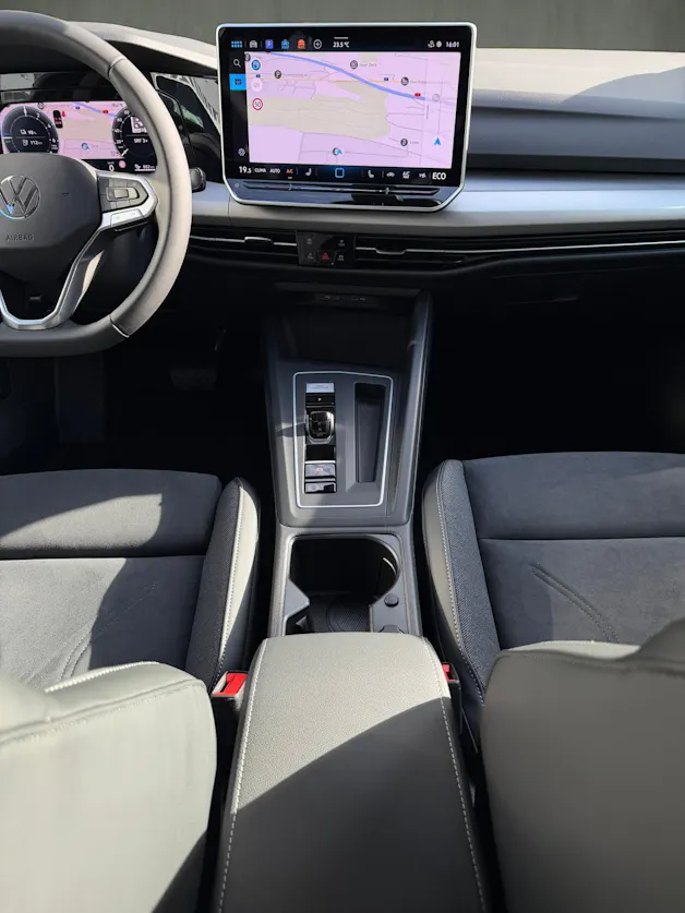 VW Golf 1.5 TSI PHEV Life