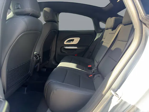 MERCEDES-BENZ CLA 220 AMG Line 4matic