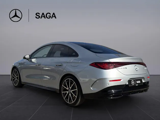 MERCEDES-BENZ CLA 220 AMG Line 4matic