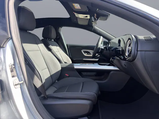 MERCEDES-BENZ CLA 220 AMG Line 4matic