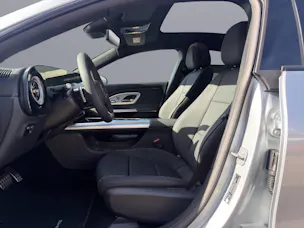 MERCEDES-BENZ CLA 220 AMG Line 4matic