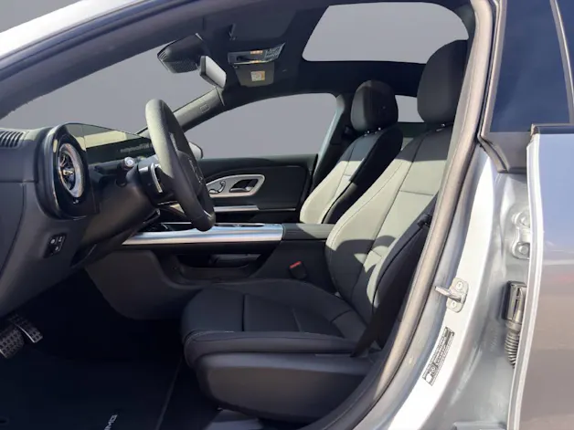 MERCEDES-BENZ CLA 220 AMG Line 4matic