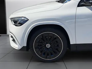 MERCEDES-BENZ GLA 200 Night Star 7G-DCT