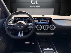 MERCEDES-BENZ GLA 200 Night Star 7G-DCT