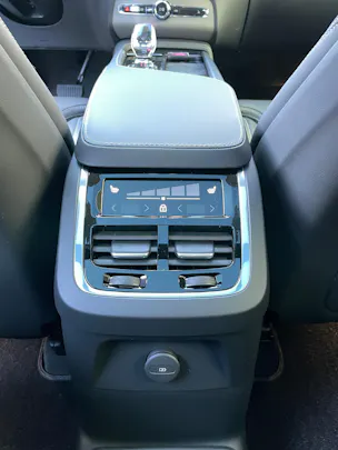 VOLVO XC90 T8 eAWD PluginHybrid Ultra Dark Geartronic