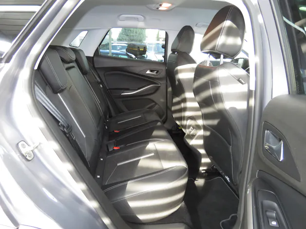 OPEL Grandland 1.6 Hybrid 4x4 GSe Automat (AHK 1'250 kg)