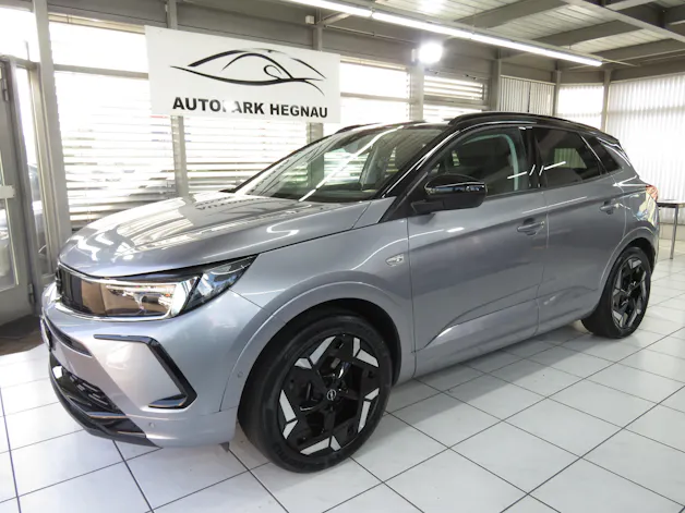 OPEL Grandland 1.6 Hybrid 4x4 GSe Automat (AHK 1'250 kg)