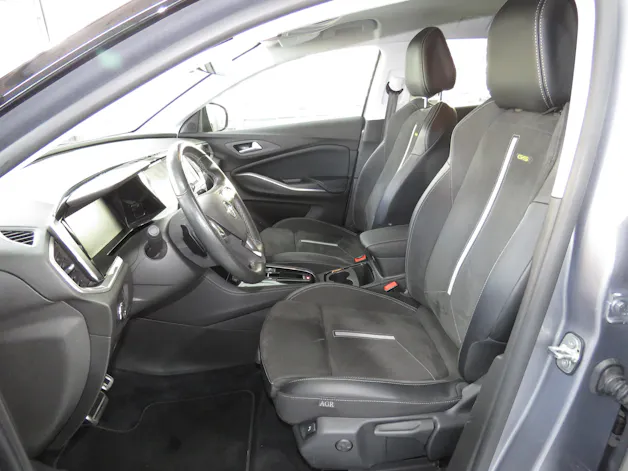 OPEL Grandland 1.6 Hybrid 4x4 GSe Automat (AHK 1'250 kg)