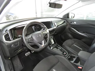OPEL Grandland 1.6 Hybrid 4x4 GSe Automat (AHK 1'250 kg)