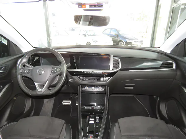 OPEL Grandland 1.6 Hybrid 4x4 GSe Automat (AHK 1'250 kg)