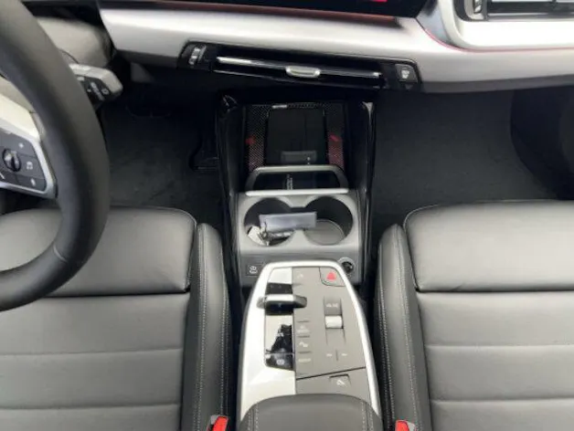 BMW 2er Reihe U06 Active Tourer 230e xDrive paddles