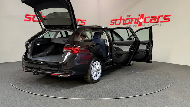 SKODA Octavia Combi 2.0 TSI DSG Selection 4x4