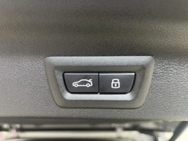 BMW X1 U11 20i sDrive paddles