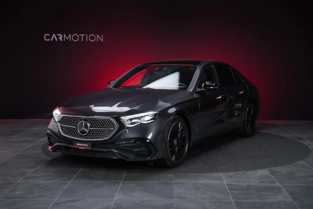 MERCEDES-BENZ E 220 d AMG Line Limousine / Hyperscreen / Panorama-Schiebedach / Burmester