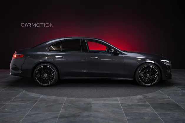 MERCEDES-BENZ E 220 d AMG Line Limousine / Hyperscreen / Panorama-Schiebedach / Burmester