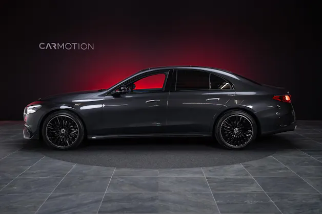 MERCEDES-BENZ E 220 d AMG Line Limousine / Hyperscreen / Panorama-Schiebedach / Burmester