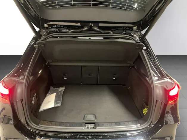 MERCEDES-BENZ GLA 200 Night Star 7G-DCT
