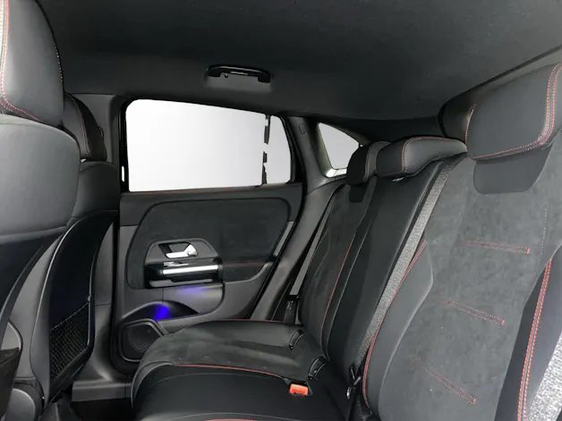 MERCEDES-BENZ GLA 200 Night Star 7G-DCT