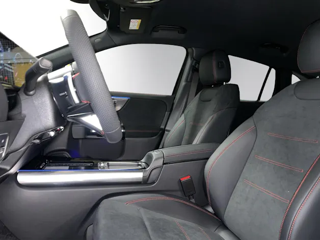 MERCEDES-BENZ GLA 200 Night Star 7G-DCT