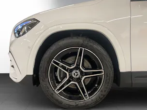 MERCEDES-BENZ GLA 200 Night Star 7G-DCT