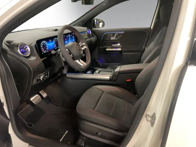 MERCEDES-BENZ GLA 200 Night Star 7G-DCT