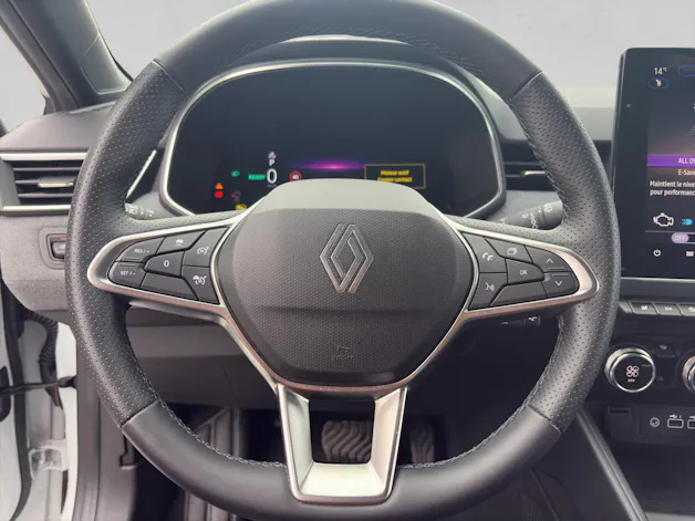 RENAULT Clio 1.6 E-Tech Techno