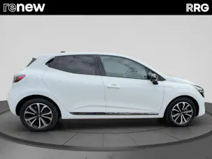 RENAULT Clio 1.6 E-Tech Techno