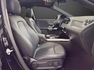 MERCEDES-BENZ EQA 300 4Matic