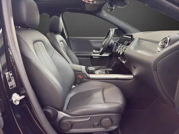 MERCEDES-BENZ EQA 300 4Matic