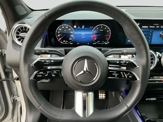 MERCEDES-BENZ GLB 200 7G-Tronic AMG Line Night