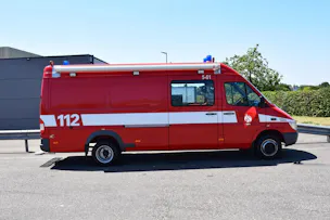MERCEDES-BENZ SPRINTER 416 CDI DUO AUTOMATIK FEUERWEHR l 156 PS