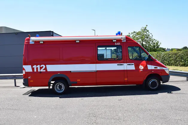 MERCEDES-BENZ SPRINTER 416 CDI DUO AUTOMATIK FEUERWEHR l 156 PS
