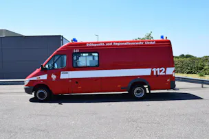 MERCEDES-BENZ SPRINTER 416 CDI DUO AUTOMATIK FEUERWEHR l 156 PS