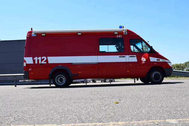 MERCEDES-BENZ SPRINTER 416 CDI DUO AUTOMATIK FEUERWEHR l 156 PS