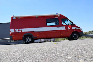 MERCEDES-BENZ SPRINTER 416 CDI DUO AUTOMATIK FEUERWEHR l 156 PS