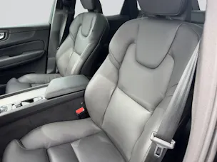 VOLVO XC60 B5 Benzin Mild Hybrid AWD Plus Dark Geartronic
