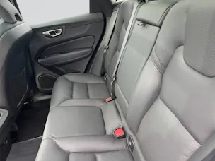 VOLVO XC60 B5 Benzin Mild Hybrid AWD Plus Dark Geartronic