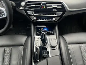 BMW 545e xDrive SAG