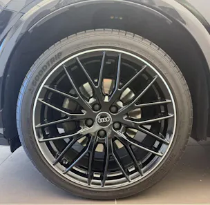 AUDI Q2 35 TDI S line quattro S-tronic