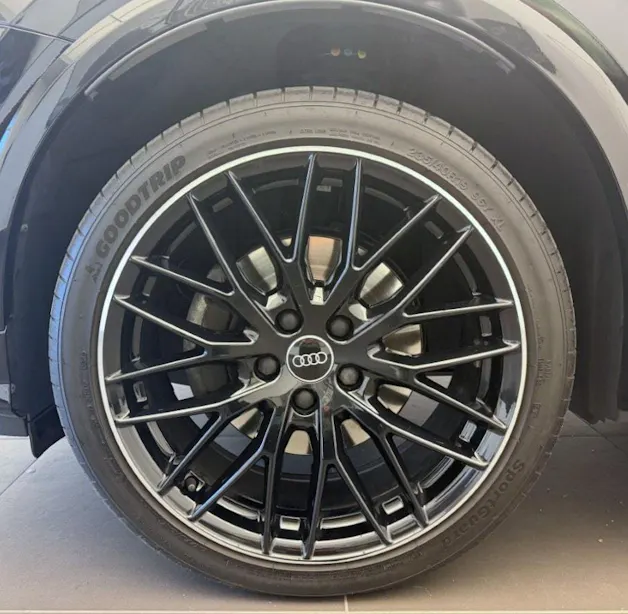 AUDI Q2 35 TDI S line quattro S-tronic