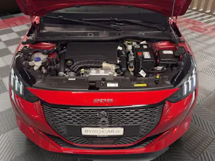 PEUGEOT 208 1.2 PureTech GT Pack EAT8