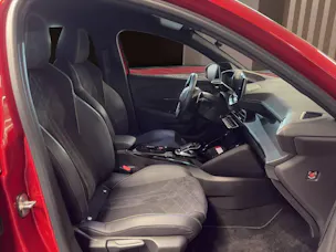 PEUGEOT 208 1.2 PureTech GT Pack EAT8
