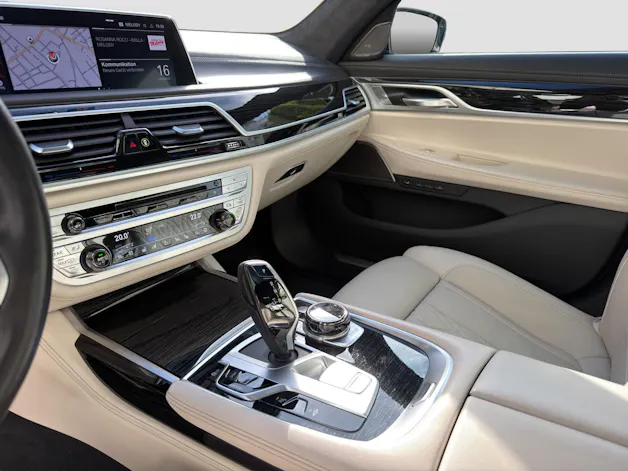 BMW 750i xDrive M Sport Steptronic