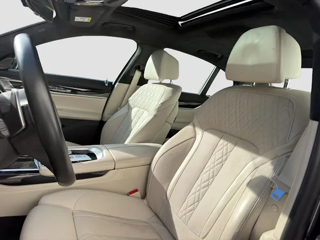 BMW 750i xDrive M Sport Steptronic