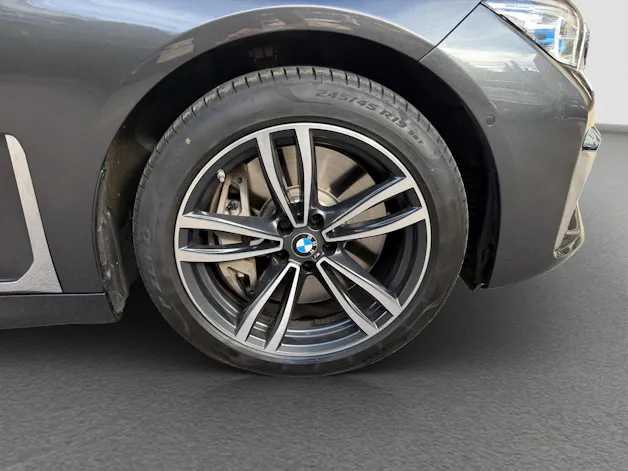 BMW 750i xDrive M Sport Steptronic