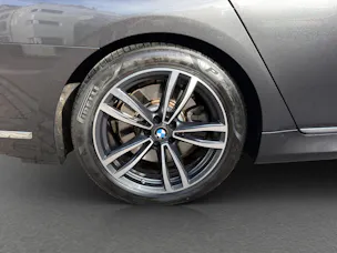 BMW 750i xDrive M Sport Steptronic