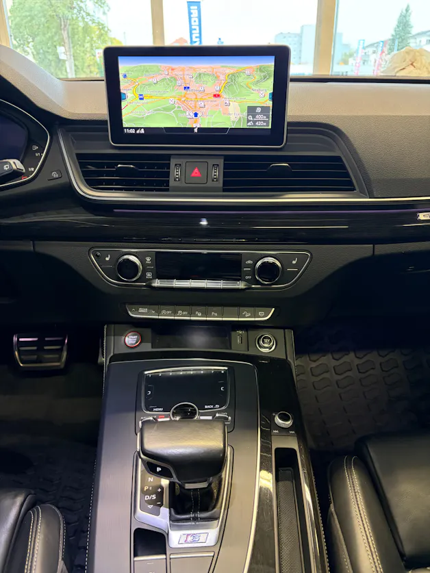 AUDI SQ5 3.0 TFSI quattro | CH | Panorama | Assis. Stadt+Park+Tour | Matrix LED | B&O | Luftfederung | S-Sportsitz Rautensteppung |