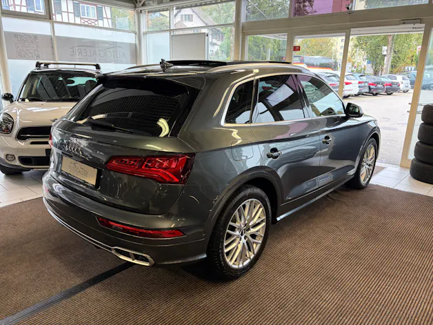 AUDI SQ5 3.0 TFSI quattro | CH | Panorama | Assis. Stadt+Park+Tour | Matrix LED | B&O | Luftfederung | S-Sportsitz Rautensteppung |