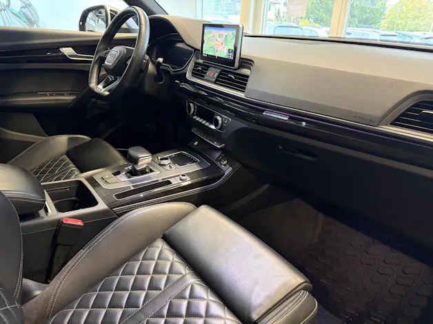 AUDI SQ5 3.0 TFSI quattro | CH | Panorama | Assis. Stadt+Park+Tour | Matrix LED | B&O | Luftfederung | S-Sportsitz Rautensteppung |