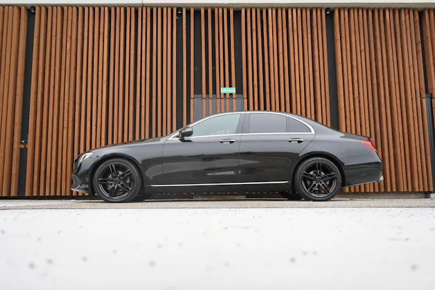 MERCEDES-BENZ E 200 AVANTGARDE 9G-TRONIC l 184 PS